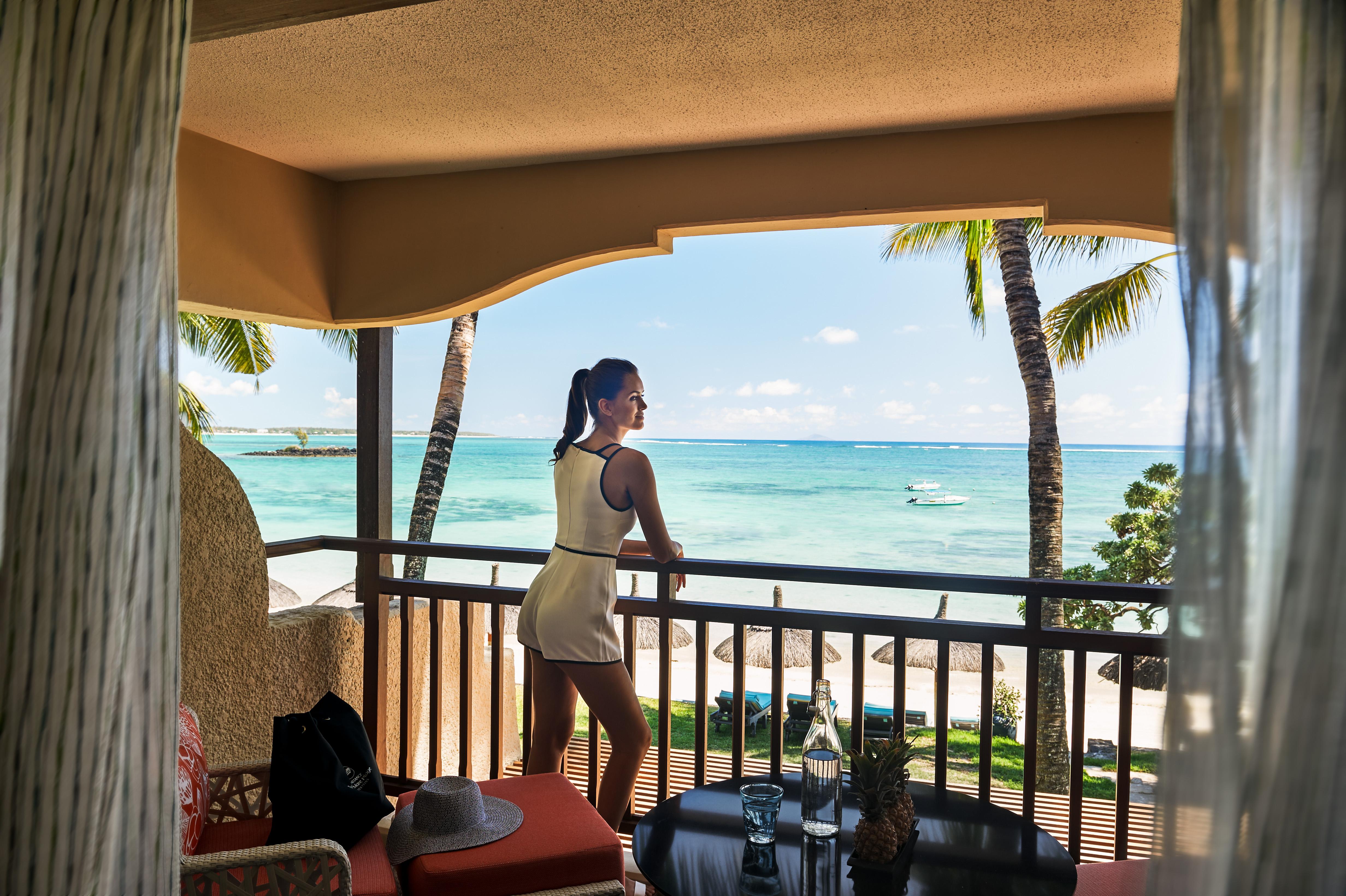 Constance Belle Mare Plage Esterno foto A guest at the Hard Rock Hotel
