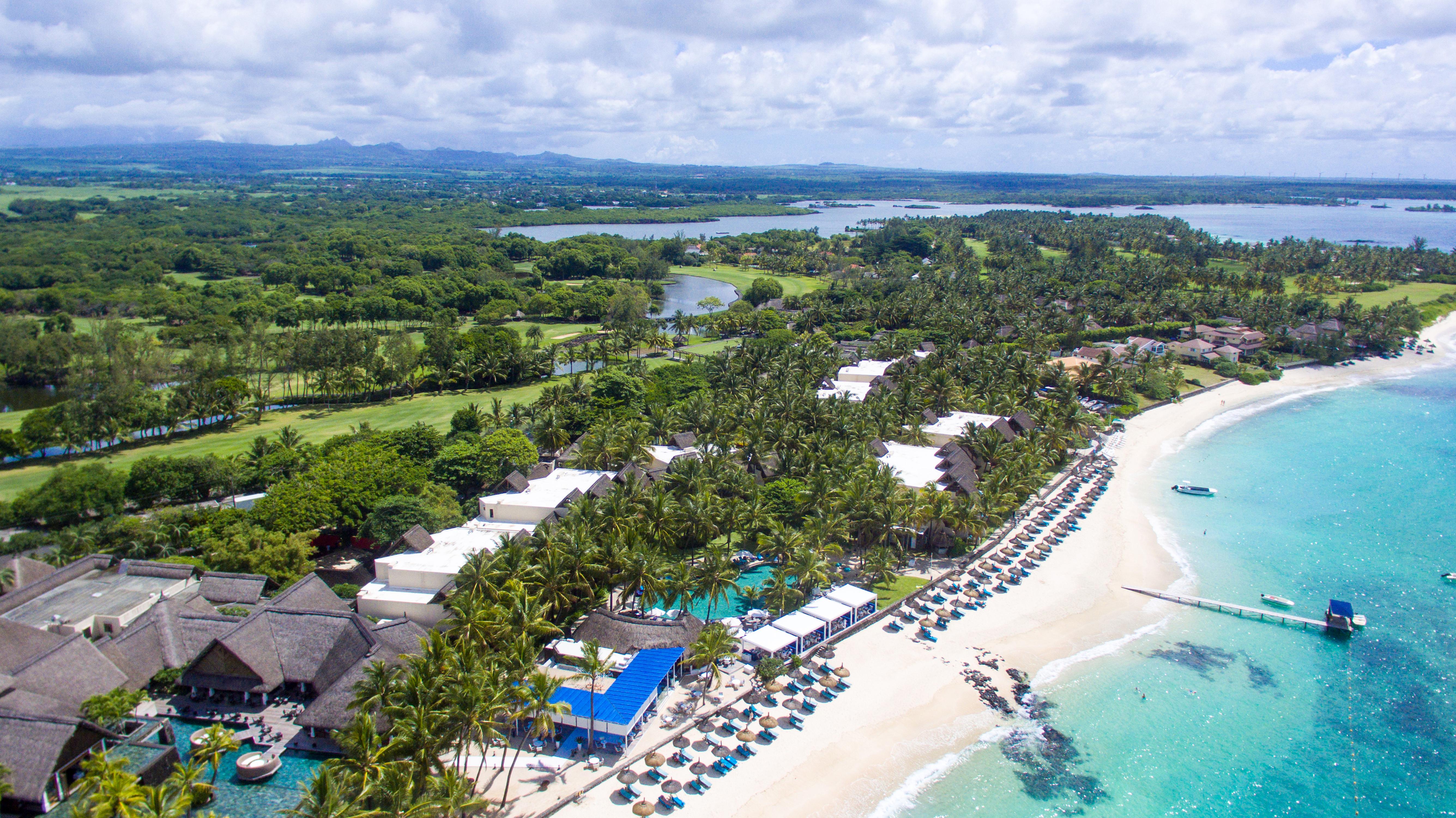 Constance Belle Mare Plage Esterno foto Aerial view of the resort