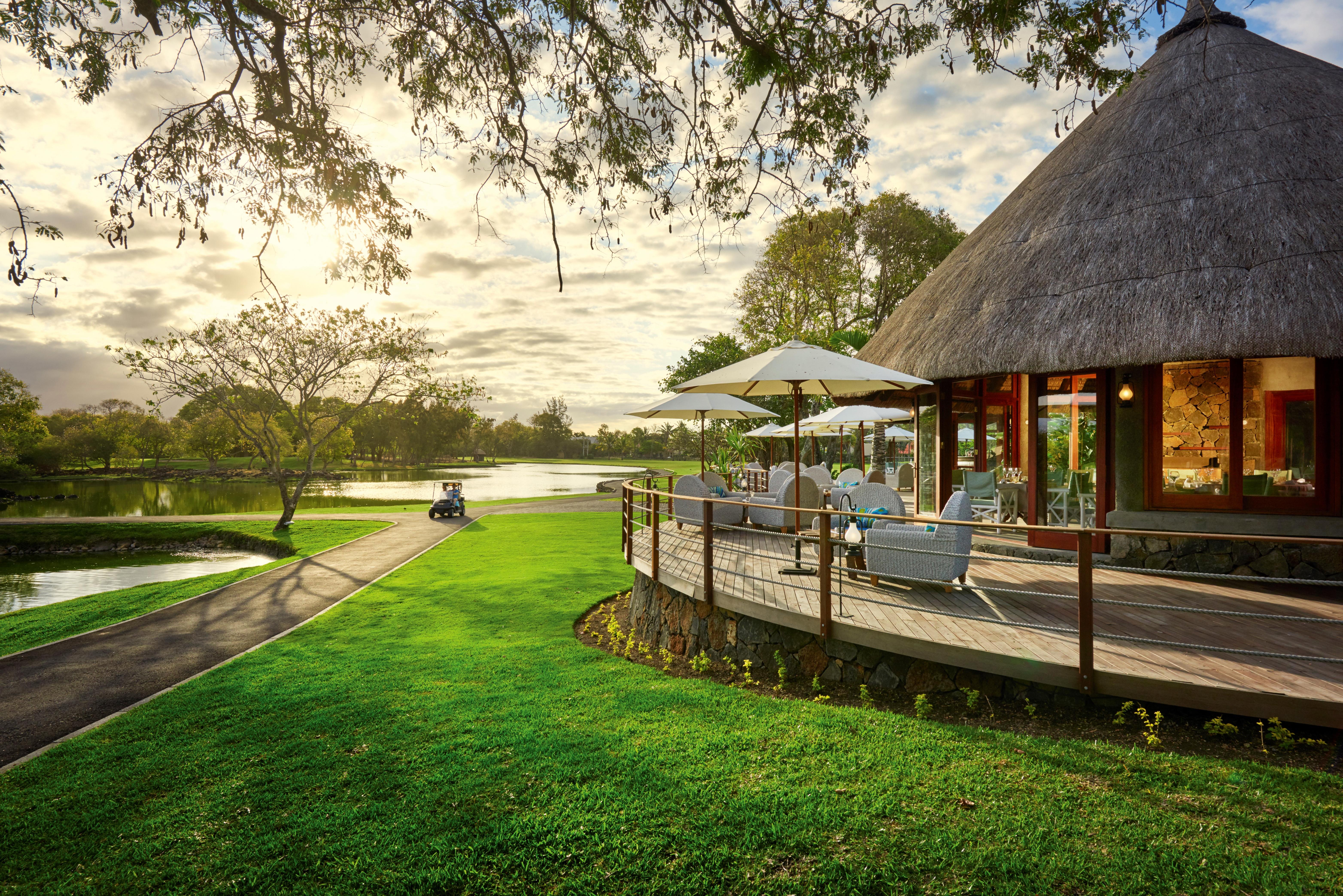 Constance Belle Mare Plage Esterno foto The clubhouse at the Leopard Hills Golf Course