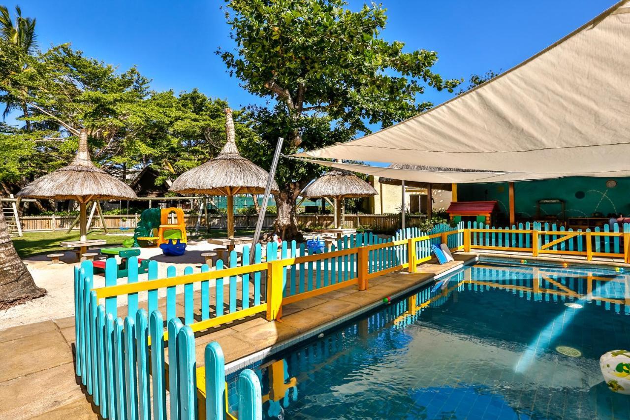 Constance Belle Mare Plage Esterno foto Dolphin Cove