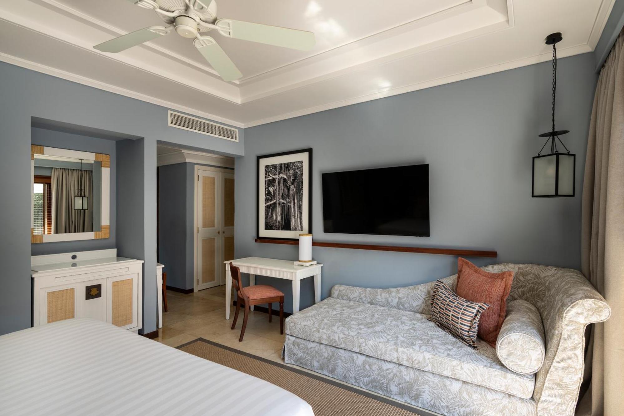 Constance Belle Mare Plage Esterno foto A room at the hotel