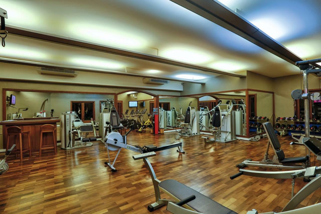 Constance Belle Mare Plage Esterno foto The gym at the hotel